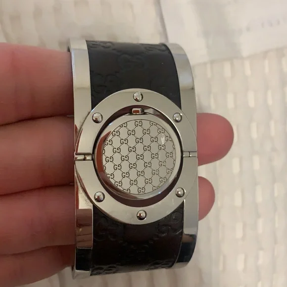 Gucci Watch - Picture 6 of 6